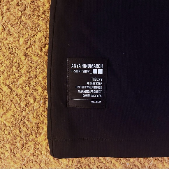 Uniqlo Anya Hindmarch T1BOXY Women’s Black Short Sleeve T-Shirt, New With Tags - Picture 5 of 5
